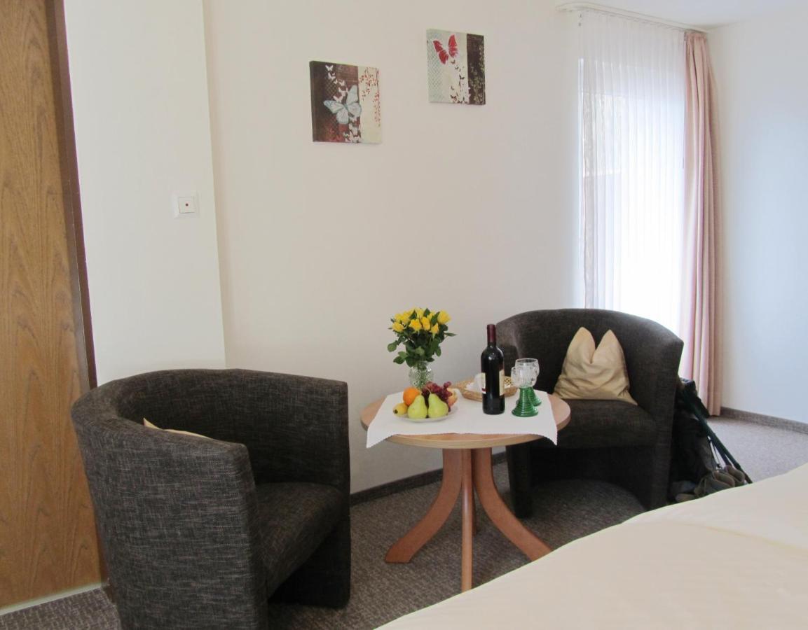 Pension Haus Waldfrieden, Meinecardplus Inklusive 빌링겐 객실 사진