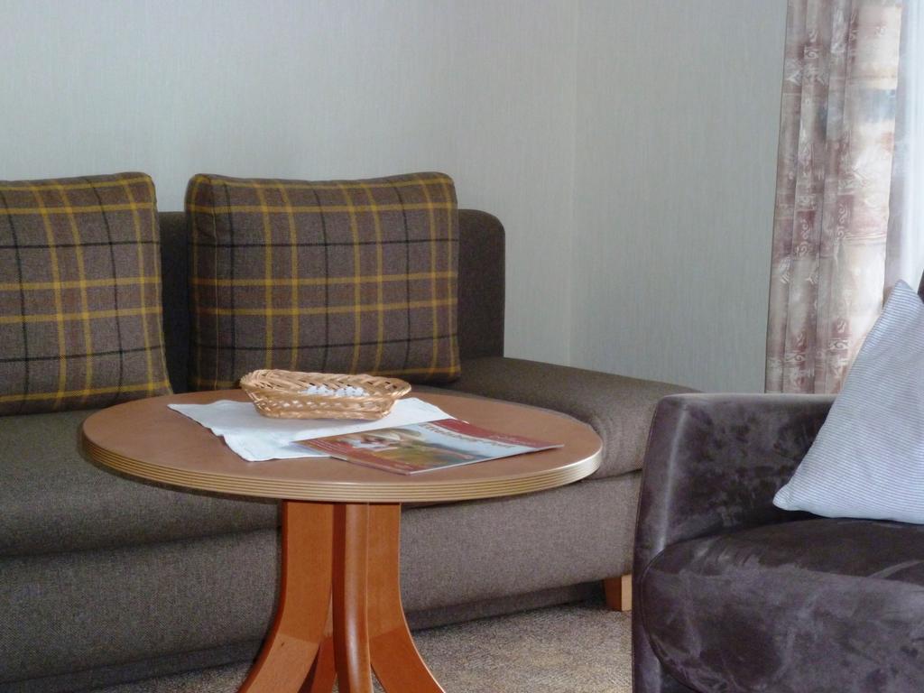 Pension Haus Waldfrieden, Meinecardplus Inklusive 빌링겐 외부 사진